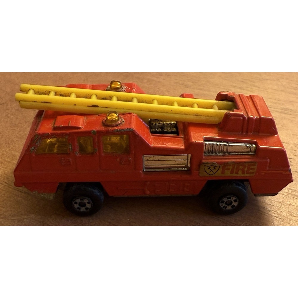 VIntage matchbox superfast‎ no 22 blaze buster 1975 red lensey fire truck